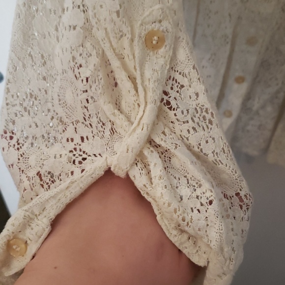 Lace button down blouse - Picture 4 of 5